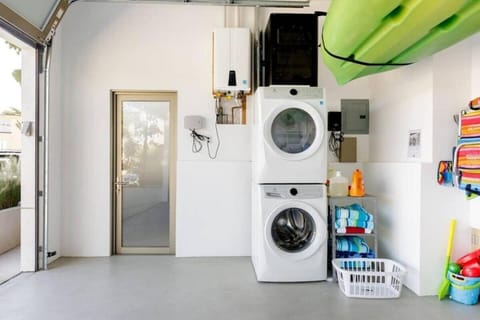 Hi-Tech Hideaway - Modern & Ocean Front! House in Solana Beach