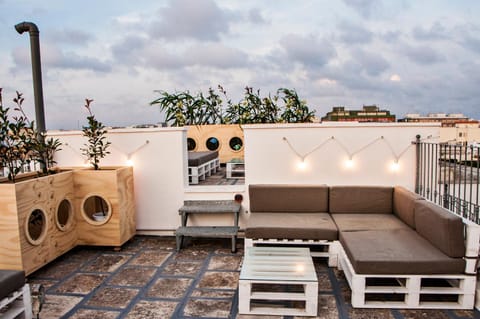 Balcony/Terrace, Decorative detail, On site, Time of day