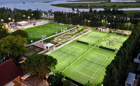 Bird's eye view, Minigolf, Tennis court, Sports