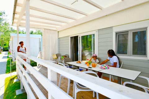 Balcony/Terrace, Photo of the whole room, Dining area, Area and facilities