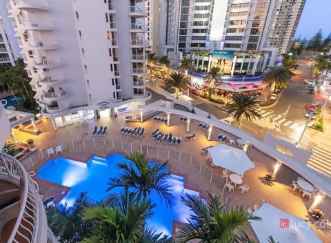 Bird's eye view, Pool view