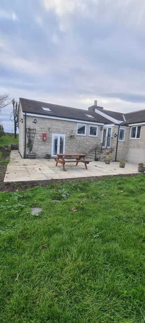 Greystones nawab units a c sleep10 buxton in peak park Apartment in Monyash