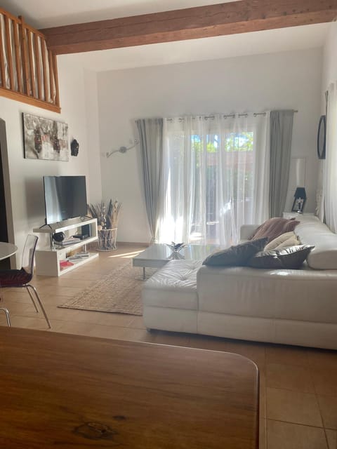 Maisonnette Antelissa à 3 minutes en voiture des plages et du centre ville Apartment in Saint-Tropez