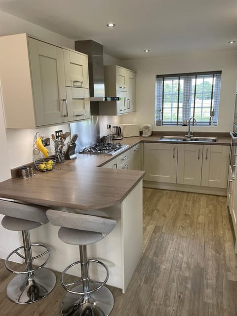 Modern, chic 3-storey town house House in Warrington