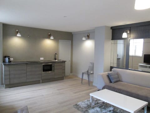 Kitchen or kitchenette, Living room