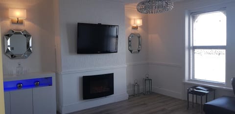 3 Harbour Views Apartment in Rhôs-on-Sea