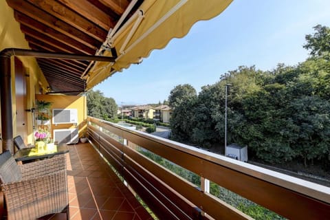 Garda Tulipano tranquillo bilocale con piscina e terrazza Apartment in Desenzano del Garda