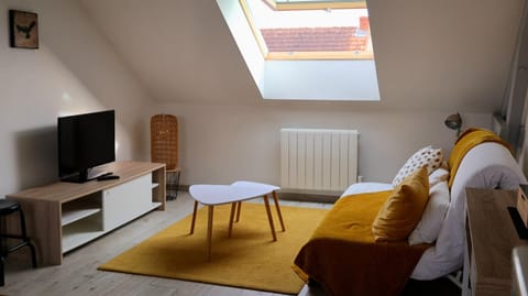 Communal lounge/ TV room, TV and multimedia, Living room, Seating area