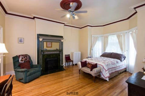 A Tanners Home Inn Bed and Breakfast Bed and Breakfast in Saint John