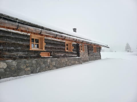 Property building, Day, Winter, Skiing