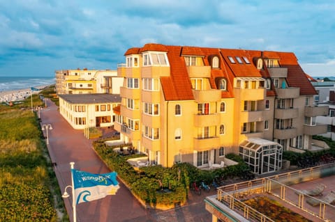 Property building, Natural landscape, Sea view, Location