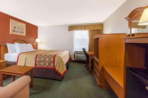 Days Inn & Suites by Wyndham New Iberia Hotel in New Iberia