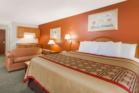 Days Inn & Suites by Wyndham New Iberia Hotel in New Iberia