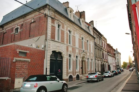 Property building, Facade/entrance