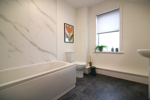 Signature - St James House Apartment in Paisley