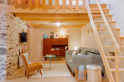 Communal lounge/ TV room, TV and multimedia, Living room, Seating area