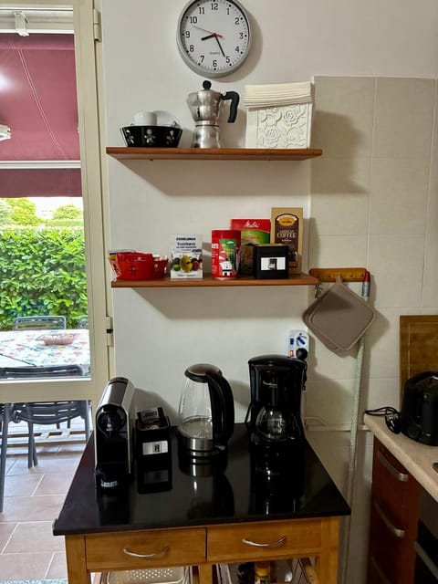 Coffee/tea facilities, toaster