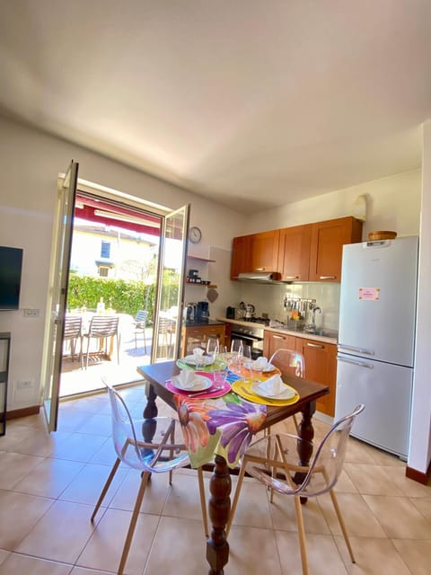 Dining area, kitchen