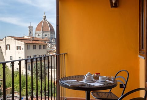 Balcony/Terrace, City view