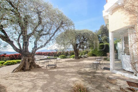 Mouans Sartoux, bastide avec magnifique parc et piscine Villa in Mouans-Sartoux