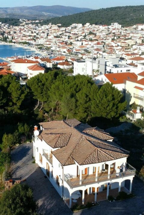 Property building, Bird's eye view, Beach