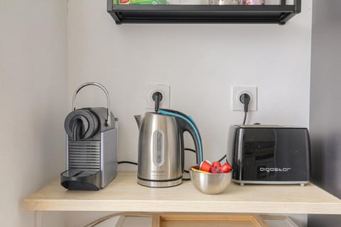 Coffee/tea facilities, toaster