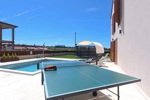 Day, Table tennis