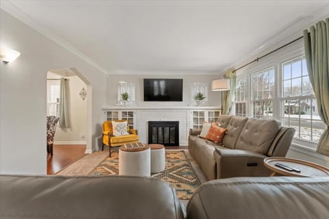 TV and multimedia, Living room, Seating area
