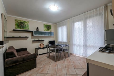 TV and multimedia, Kitchen or kitchenette, Living room, Dining area