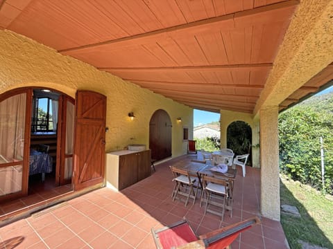 Patio, BBQ facilities, Dining area