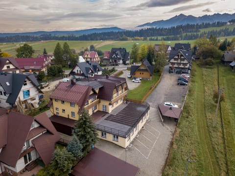 Property building, Bird's eye view, Mountain view