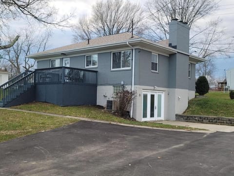 Lovely Retreat Backyard With Deck and entertain room House in Mason