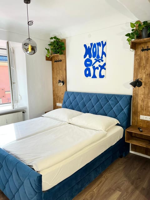 Bed, Photo of the whole room, Bedroom, City view
