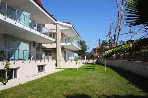 Garden, Balcony/Terrace