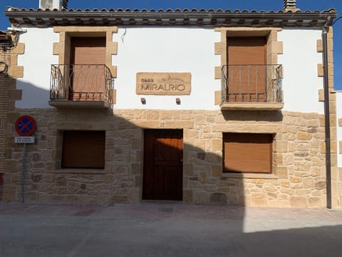 Apartamento Miralrio Apartment in La Rioja