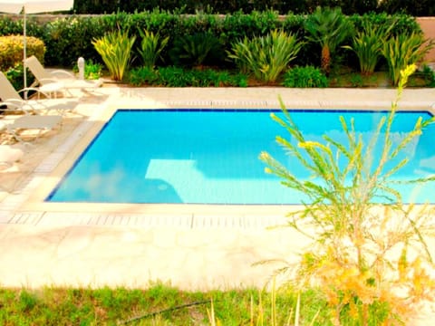 Villa Samaliana Sandy Beach Villas - Private Pool - Jacuzzi - Private Beach Area Chalet in Poli Crysochous