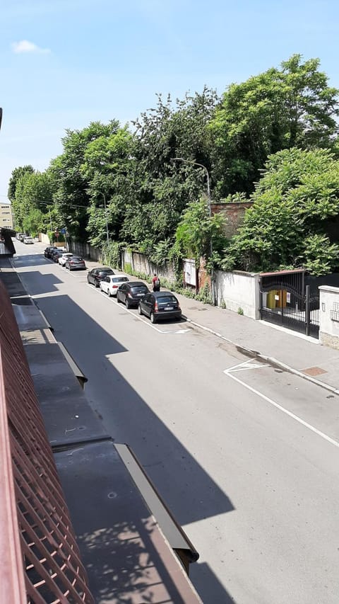 Neighbourhood, Street view, Parking