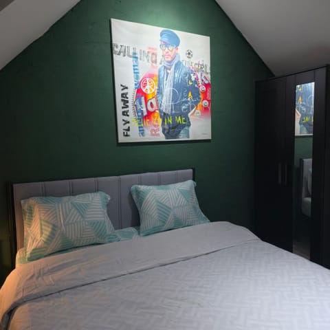 Bed, Decorative detail, Bedroom