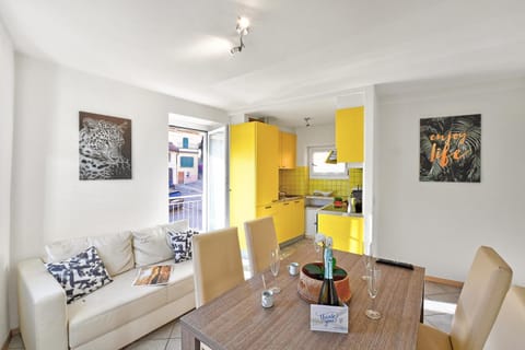 Kitchen or kitchenette, Living room, Dining area