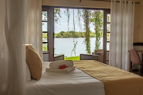 The Victoria Falls Waterfront Albergue natural in Zimbabwe