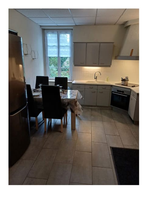 L'appart de la Rivière Apartment in Moulins