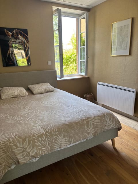 L'appart de la Rivière Apartment in Moulins