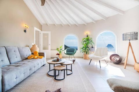 Luxury Villa with Stunning Mediterranean and Calpe Villa in Calp