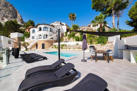 Luxury Villa with Stunning Mediterranean and Calpe Villa in Calp