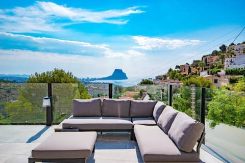 Luxury Villa with Stunning Mediterranean and Calpe Villa in Calp