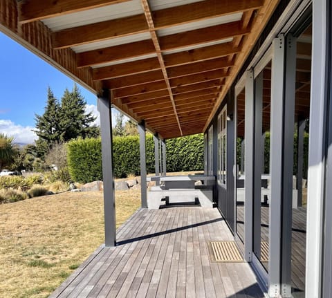 Balcony/Terrace, Mountain view