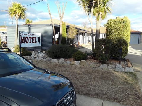 Snowdream Motel Motel in Berridale