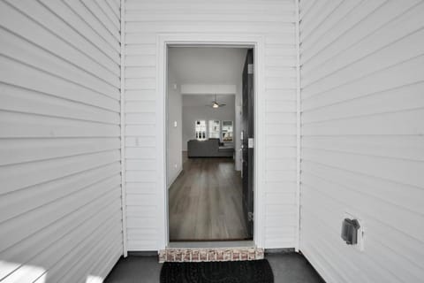 Serene Stay in Savannah Residential Heaven House in Port Wentworth