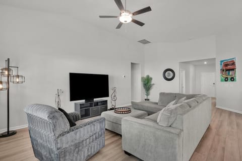 Serene Stay in Savannah Residential Heaven House in Port Wentworth