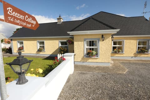 Beezies Self Catering Cottages House in County Sligo